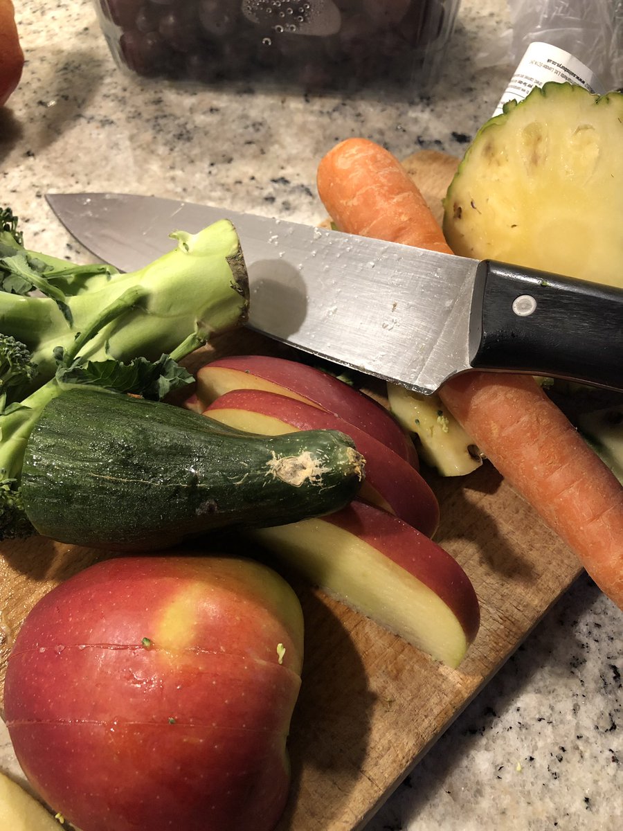 WaysideHealer's tweet image. Every day. Not just as a New Year re-set. Once you’re in the habit, it’s just what you do. #juicing. #FirstBreakfast
