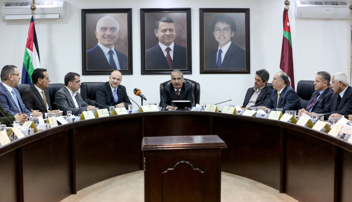 تم اليوم اطلاق خدمة اصدار جواز سفر للأردنيين لأول مرة وتجديد جواز السفر للأردنيين الكترونياً 
#الأردن