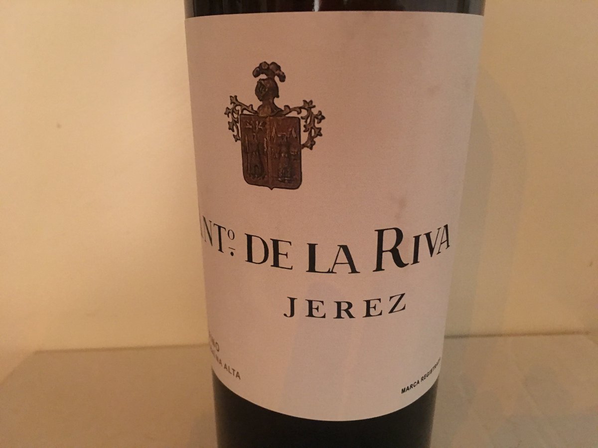 Cerramos el año mirando a #Jerez y con un vino muy especial: el fino viejo de viña que elaboran <a href="/willyperezv/">Willy Pérez</a> y <a href="/albarizatorio/">Ramiro Ibáñez</a> dentro de su proyecto De La Riva: sapidez, largura, complejidad: ow.ly/i7hy30n8FGv