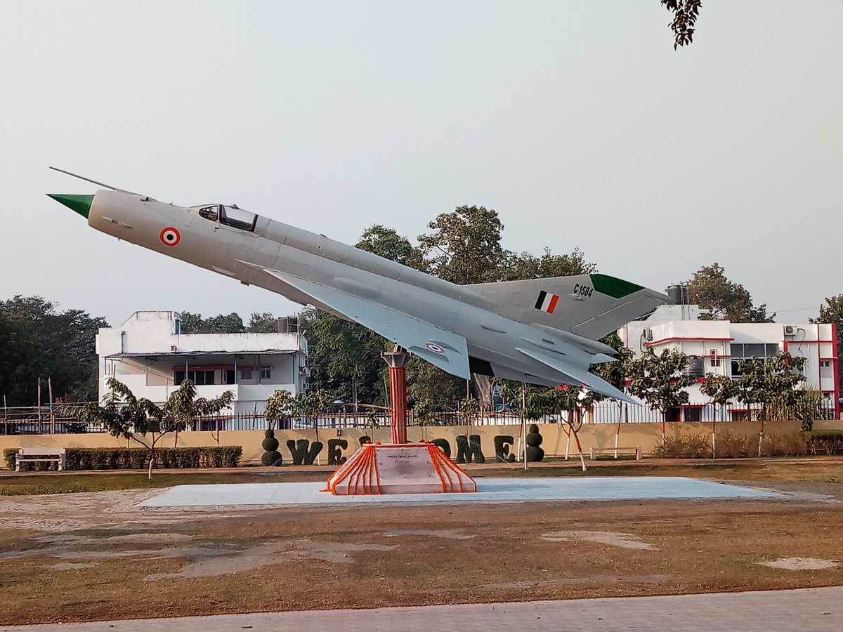 destiny4396's tweet image. I see my city, #patna changed and beautiful , the efforts and dedication of @swachhbharat &amp;amp; @patnamunicipality is purely visible. I see war like efforts made by the employees who are equipped with all the tools / vehicles. 
The mission must be carried on with #modiin2019.