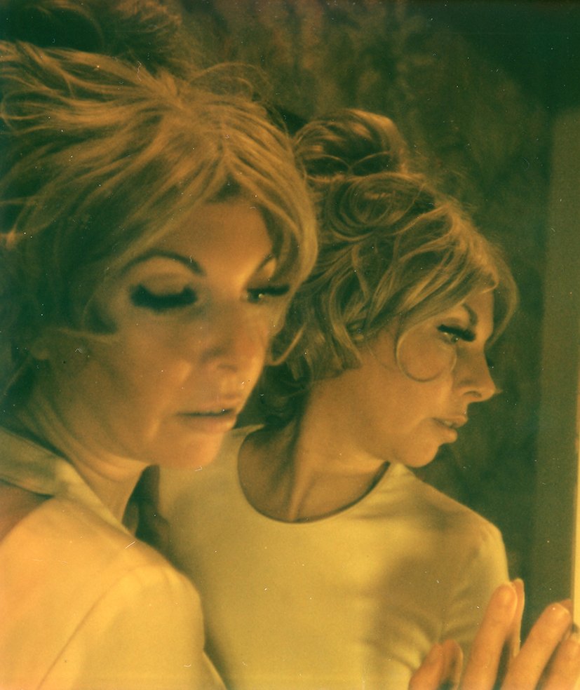 instant_photog's tweet image. &quot;Instant film is more than a passion, it’s a real commitment&quot;. To close the year we are proud to present Clare Marie Bailey, recognized for her very biographical work and with a sphere of surrealism that we love. Interview by @AndreiAndreea2 polaroidoftheday.com/interview-with…