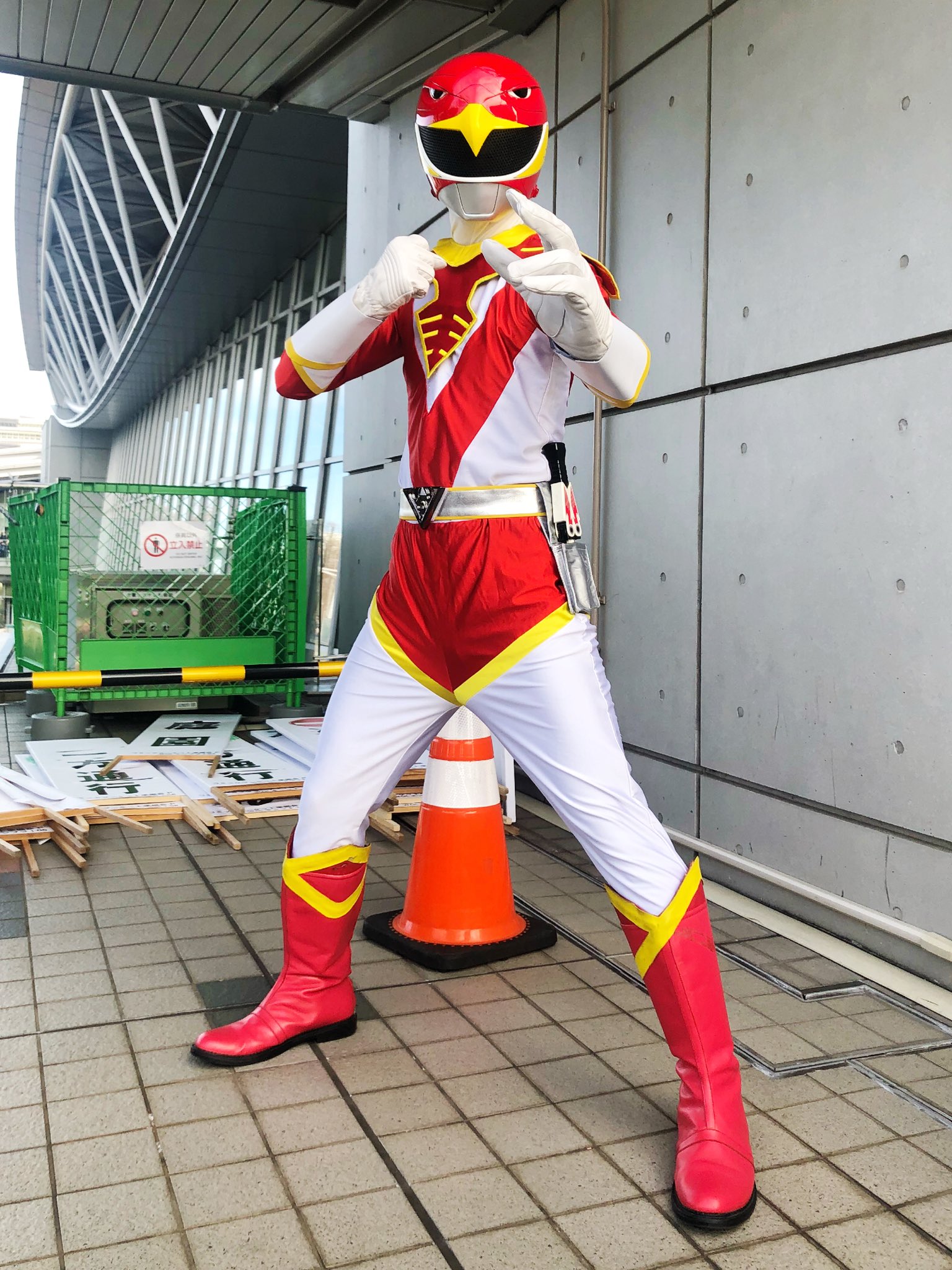 鳥人戦隊ジェットマン レッドホーク ヘルメットコスプレ用スーツ 一体式 鳥人戦隊ジェットマン レッドホーク ヘルメットコスプレ用スーツ