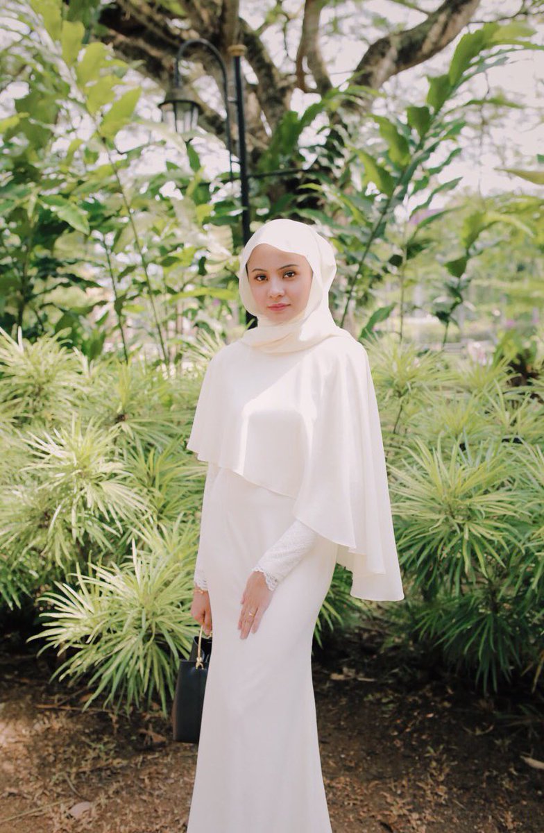 imsnrzk's tweet photo. Pengantin ke pengapit ni. Lawa nau. 

Ws: +60183898227 https://t.co/Tyh5Tc7KqN