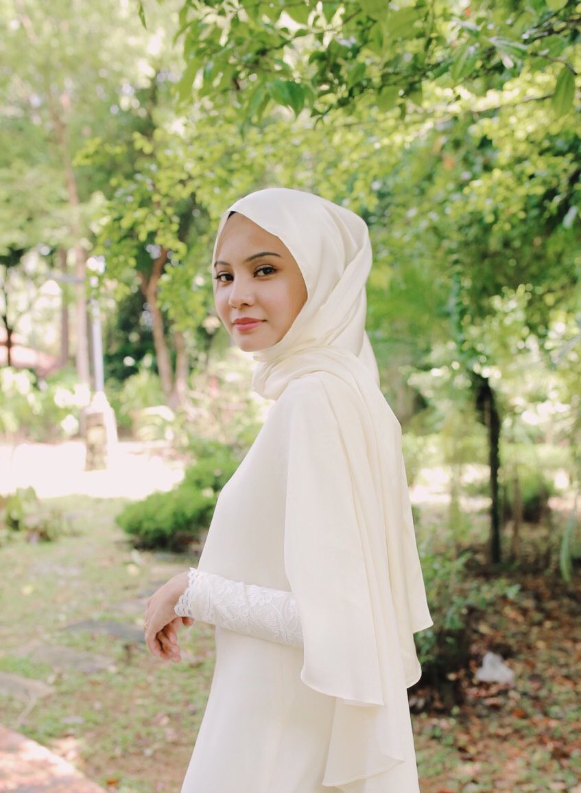 imsnrzk's tweet photo. Pengantin ke pengapit ni. Lawa nau. 

Ws: +60183898227 https://t.co/Tyh5Tc7KqN