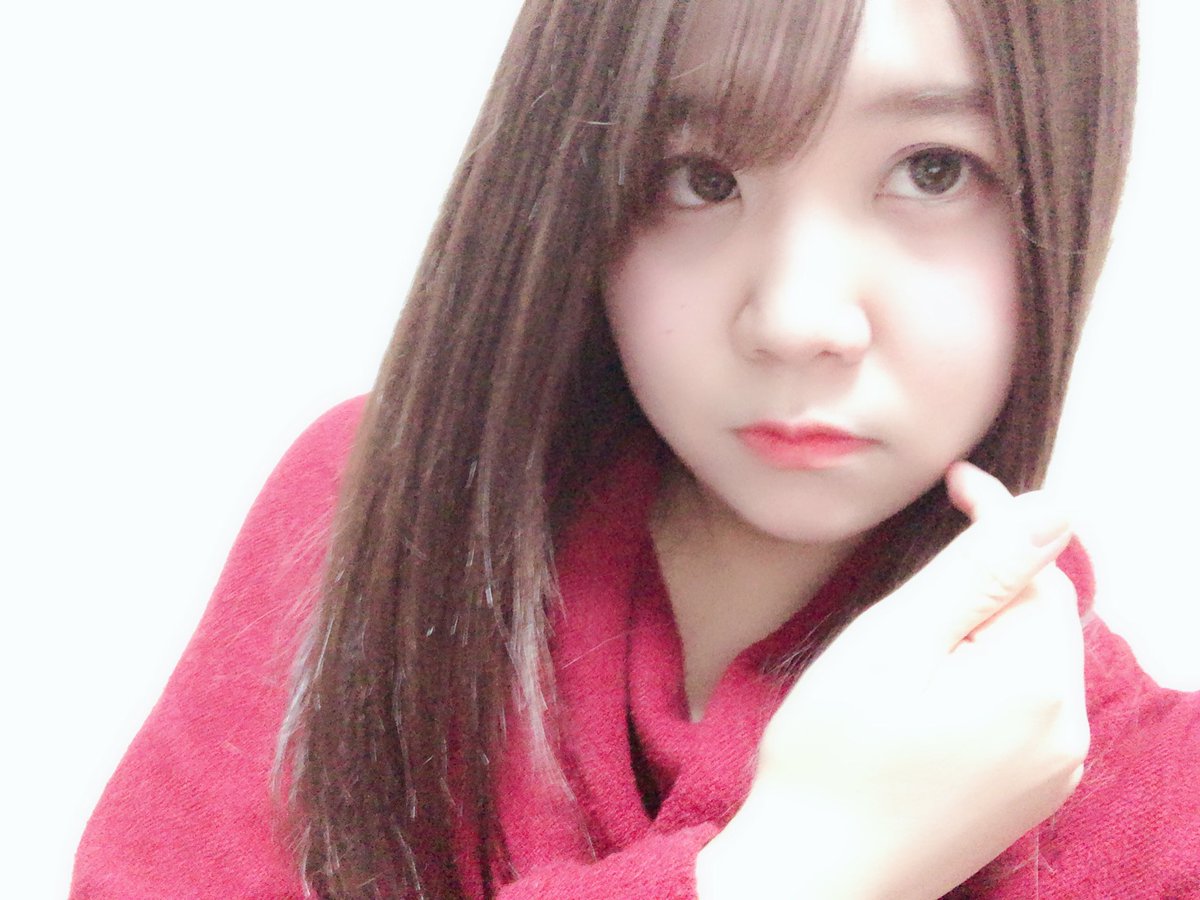 HoshikaLisa's tweet photo. なんでこんげ宮崎戻ると一瞬で方言が戻るっちゃろか🤔

今年最後の自撮り投下しちょく👻
いいね待っちょっよーーー(直球) https://t.co/rq3w3S4tu7