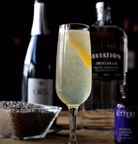 AviationGinSA's tweet photo. End off 2018 by topping your champagne with a dash of gin – like a real gin fan. 
#AviationGin #FlightInSA #AmericanGin #DiscoverAviation #AmericanOriginal https://t.co/eO7BahhbBU