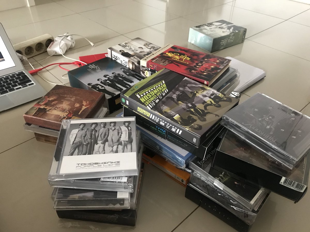 ElsaGiri1's tweet photo. #HELPRT #WTS #Allabouttohohinki #TVXQ Hi Guys, I have TVXQ/DBSK/TOHOSHINKI and related items for sale If interested please DM me here or email me (cont) https://t.co/DFMu2tAfbE https://t.co/5dRJ9YskxZ