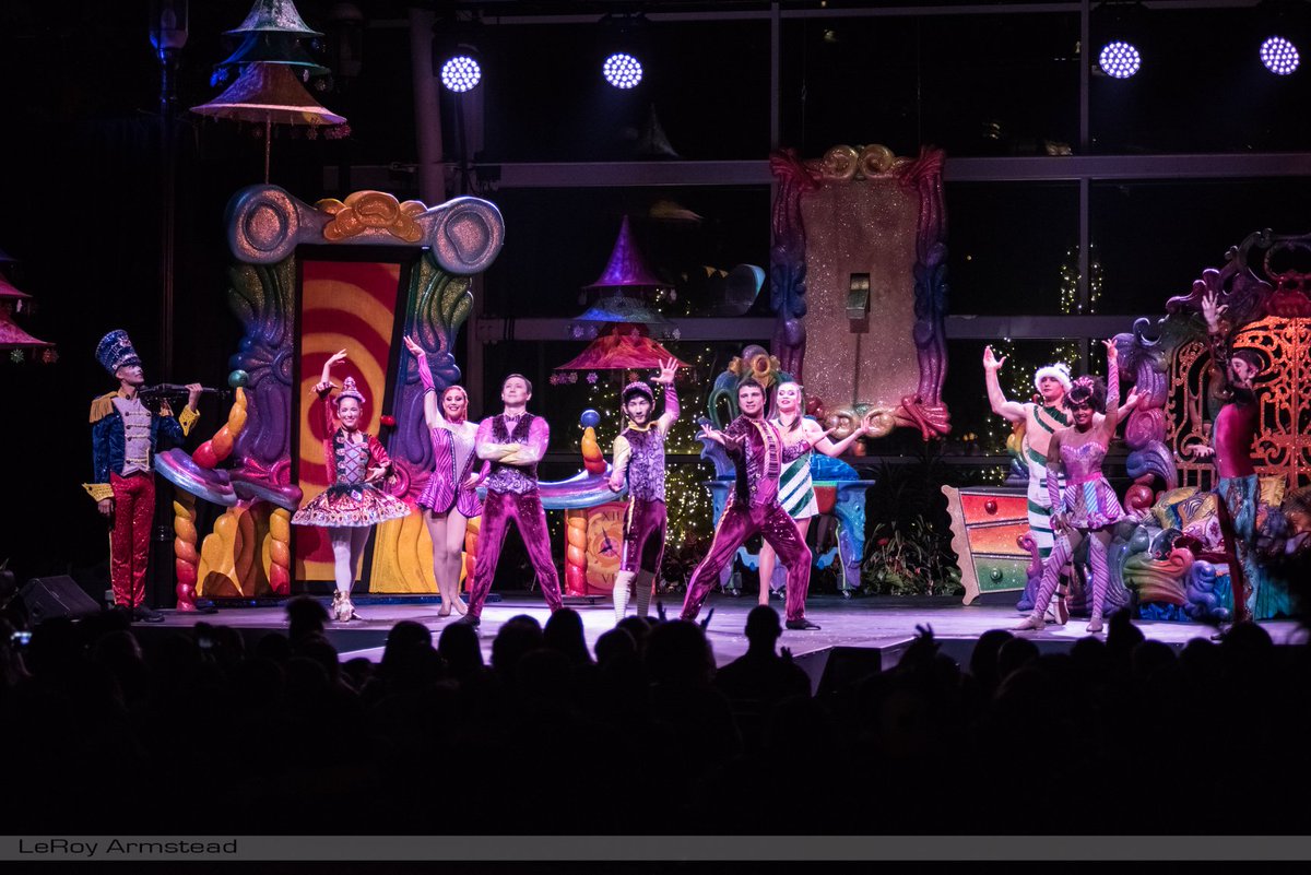 ethiocircus's tweet photo. Holidaze Show Season 2018 at Cirque Dreams great job as usual Salih Mahammed Ashenafi Kebede Bruke and Elsabet Aserat https://t.co/Cz7ZIuoIt3