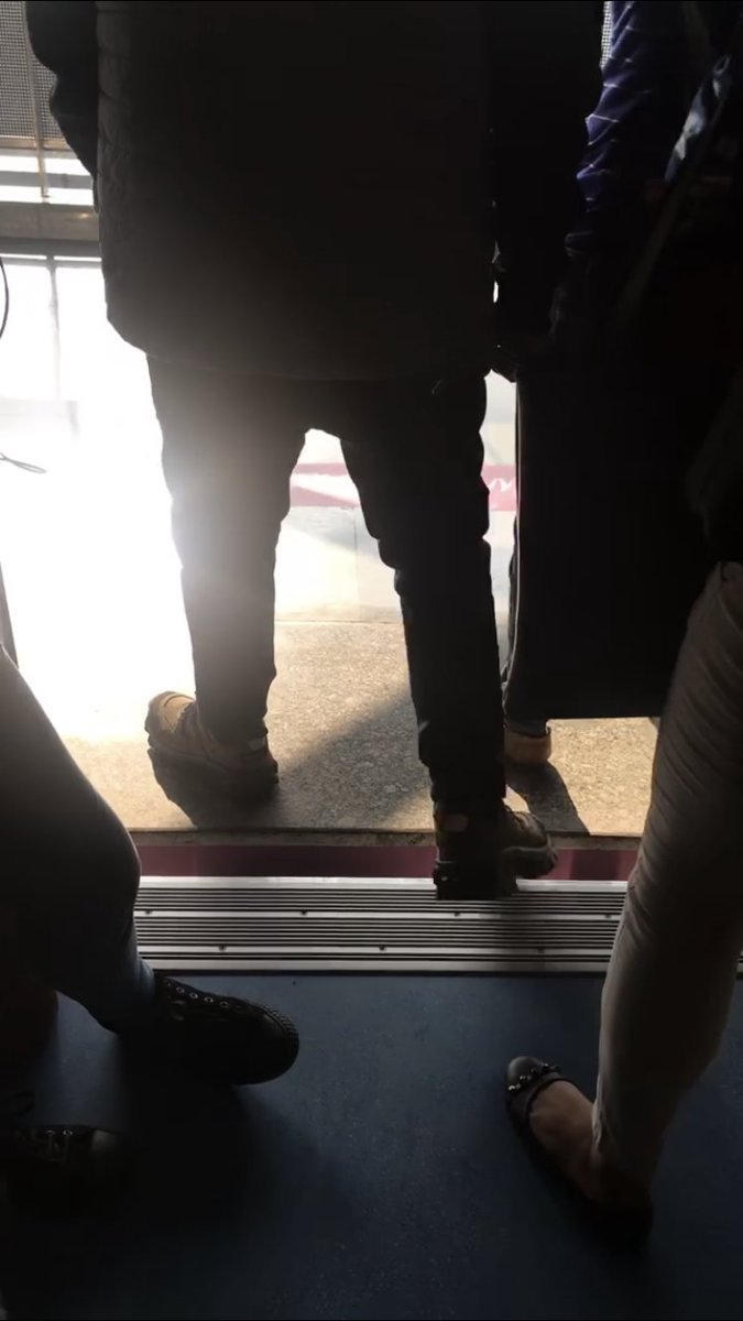 hashmina's tweet photo. @OfficialDMRC why are men traveling in ladies coach okhla?? 😡 I have the video https://t.co/dm5XEAuwr6