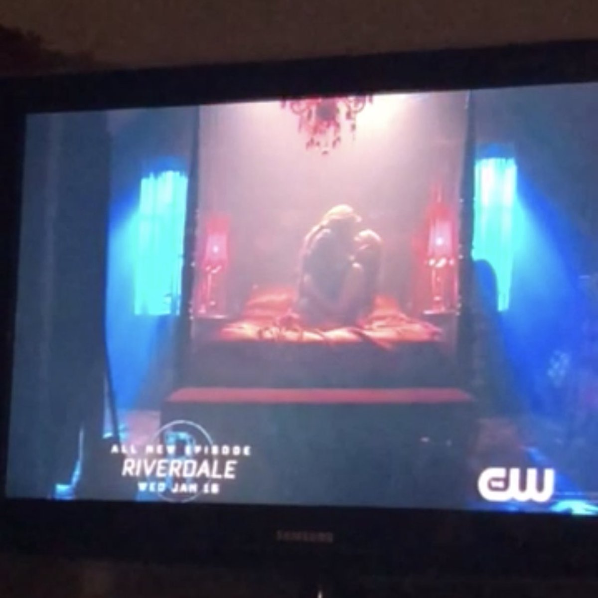 renillies's tweet image. bottom cheryl stan’s are crying