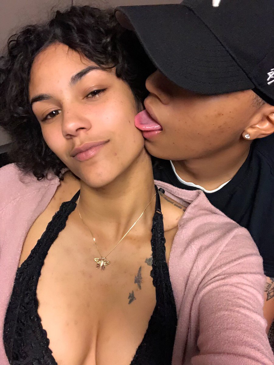 beautifullmac's tweet photo. Who would’ve thought my friend would become my best lover. I love her 💕🤞🏽🙏🏽 https://t.co/5Kbhz23MkD