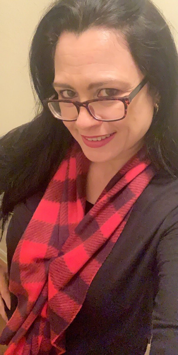 Valerie_Romo's tweet photo. #LastSundayOfTheYear #LastSundaySelfie #Sunday #SundayFunDay Ready for the new year. π₯ π https://t.co/64wHiK9ayo