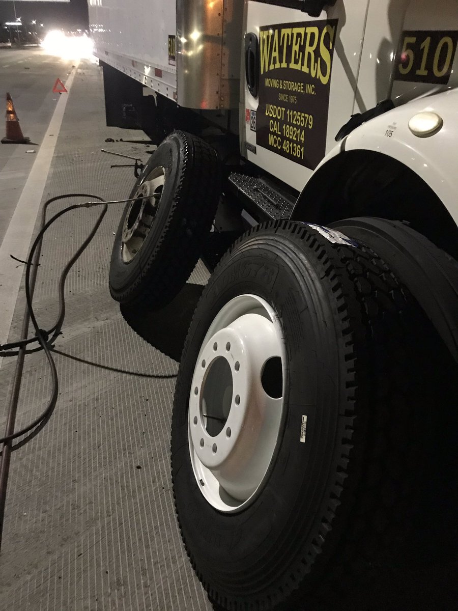 BestruxRoad's tweet photo. Bestrux Fleet Services :
#24/7 Road Service 
On site semi trailer repairs 
Mobile tire sales and repair Services
Commercial trucks #Roadservice 
Computer diagnostics 
#Heavydutyjumpstarts,#fuel delivery &amp; priming 
24 volts jump starts 
Buses &amp; RV repair
Ask for Max (714)499-7315 https://t.co/KS1EvyvBSI