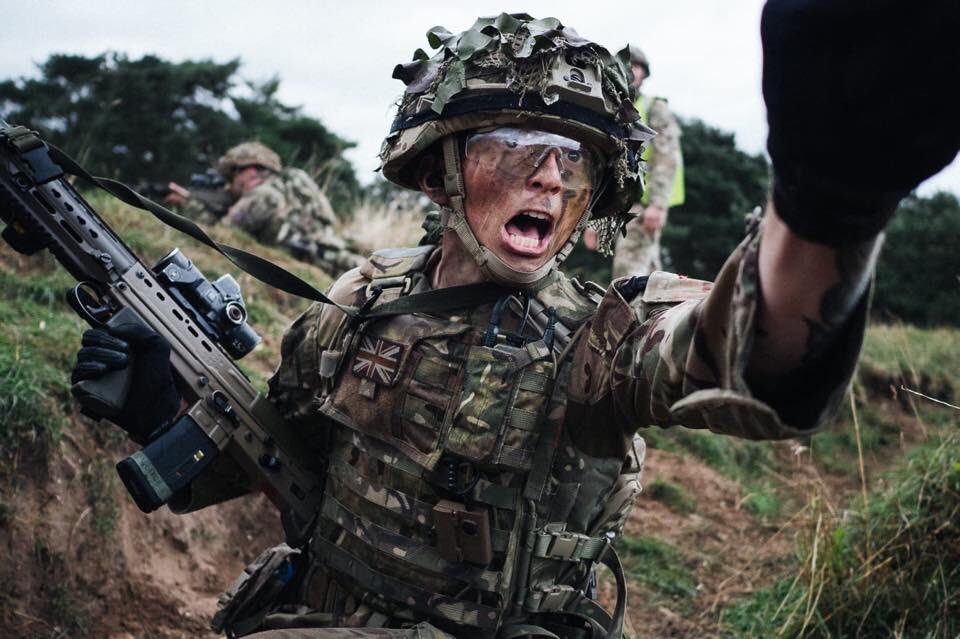 3_rifles's tweet photo. It's been one of the busiest years in recent history for 3 RIFLES, packed to the brim with deployment on exercises and operations around the world as we got to grips with a new role. At every turn our Riflemen have delivered. #swiftandbold #NYE2018 https://t.co/Dojv3ieiGk