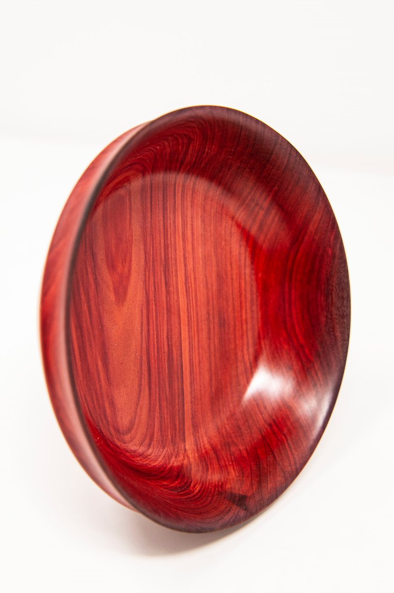 TheWeirdTurner's tweet photo. Small redheart wood bowl that elongated some after turning due to the tight grain and being slightly wet. Then I burnt the lip in 500 degree sand. @Rockler @LagunaTools @carterandson #woodturning #woodworking #woodwork #bowl https://t.co/jaLsPZx4W8