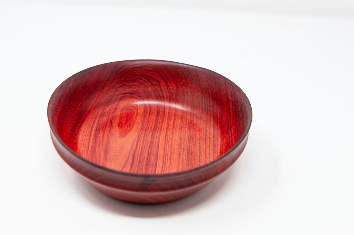 TheWeirdTurner's tweet photo. Small redheart wood bowl that elongated some after turning due to the tight grain and being slightly wet. Then I burnt the lip in 500 degree sand. @Rockler @LagunaTools @carterandson #woodturning #woodworking #woodwork #bowl https://t.co/jaLsPZx4W8