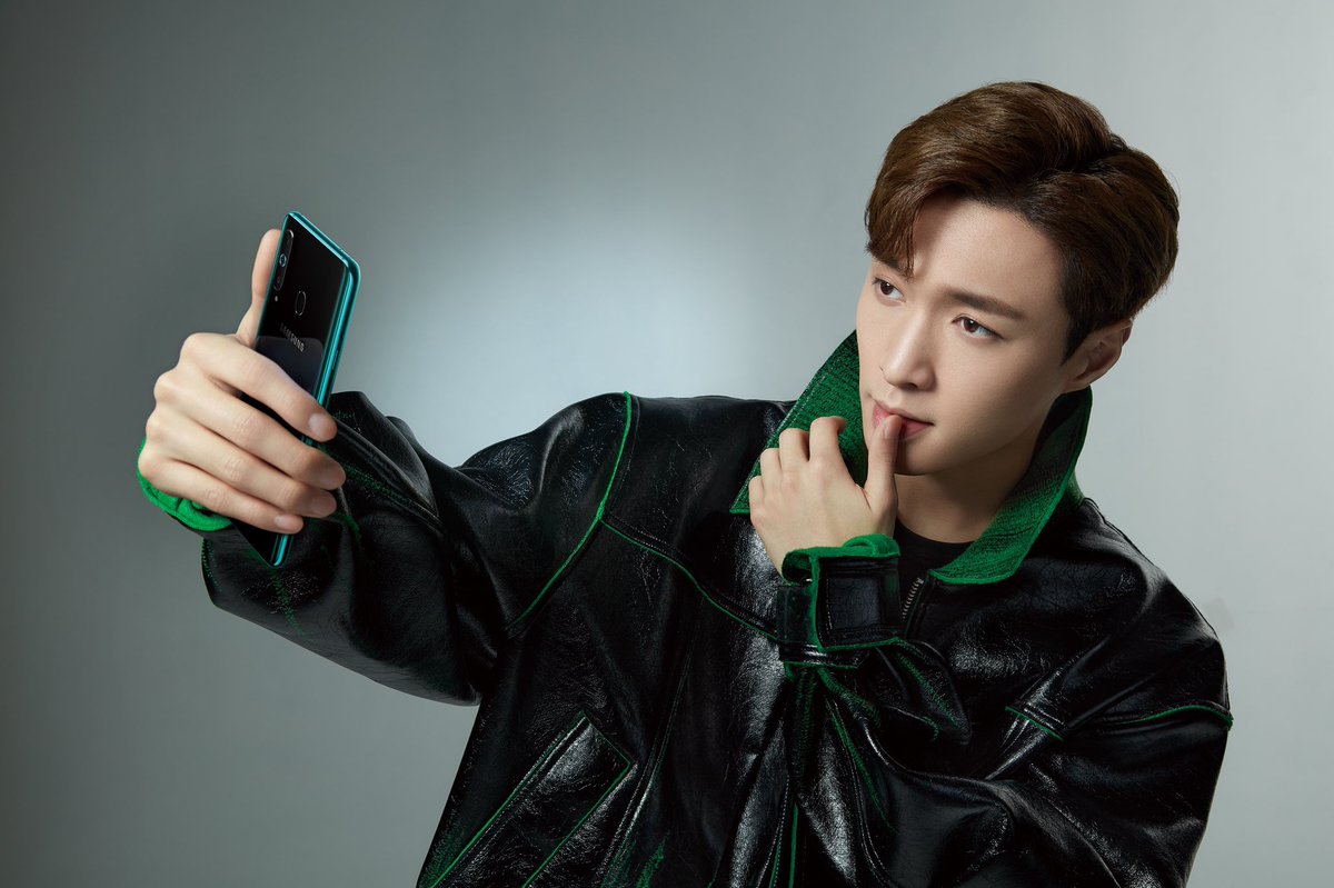 XingPark's tweet image. 181231 Samsung mobile official weibo update 4P 

#SAMSUNG #GalaxyA8s 
#LAY03NAMANANA 
#LayZhangNAMANANA
#producerLayZhang
#LayZhang #อี้ชิง #张艺兴 #Lay #Yixing #레이 #レイ #チャンイーシン #장이씽
@layzhang @lay_studio