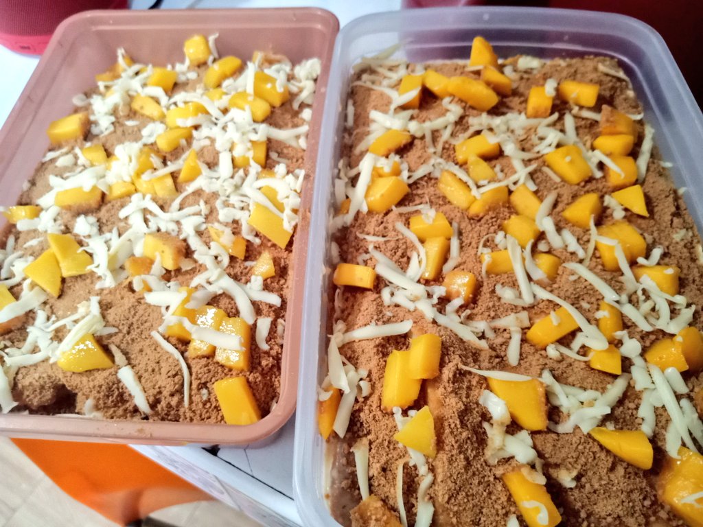 kandidkams's tweet image. Cheesy Mango Float done! 💛

Okay, next. 😅 
#1of4
