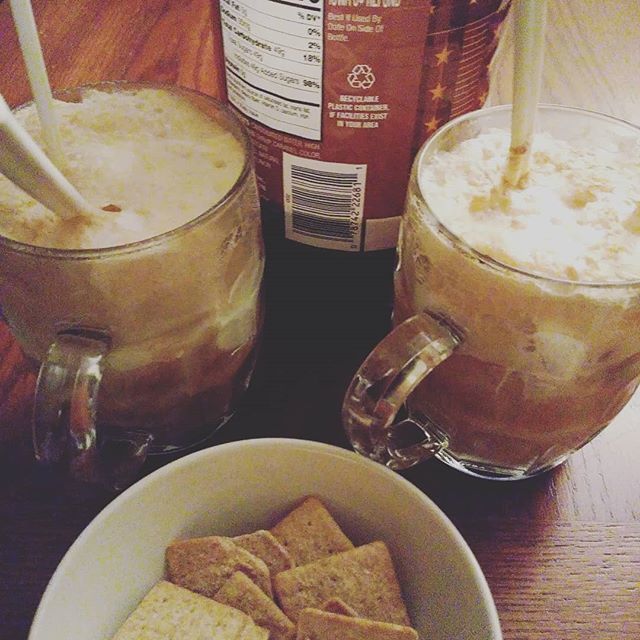 theveganIicious's tweet photo. #dairyfreerootbeerfloats #falafels #vegetarian #vegan #govegan #basicvegagirl #whateverveganseat #veganfoodshare #healthy #cleaneats #gofruityourself #eggfree #dairyfree #ottawavegan #vegansofigi #veganfitness #vegandancer #npmeatathlete #vegagainz #whol… https://t.co/UGt7VbeYS5 https://t.co/uUSuONxPaH