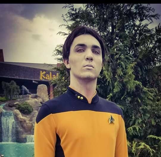 Chillheathenx3's tweet photo. P.S: This thread contains pictures of myself and fellow comrades as well as Starfleet crew members I encountered.
#ColossalCon
#colossalcon2018
#cosplay
#StarTrek https://t.co/xkAU4Caeqo