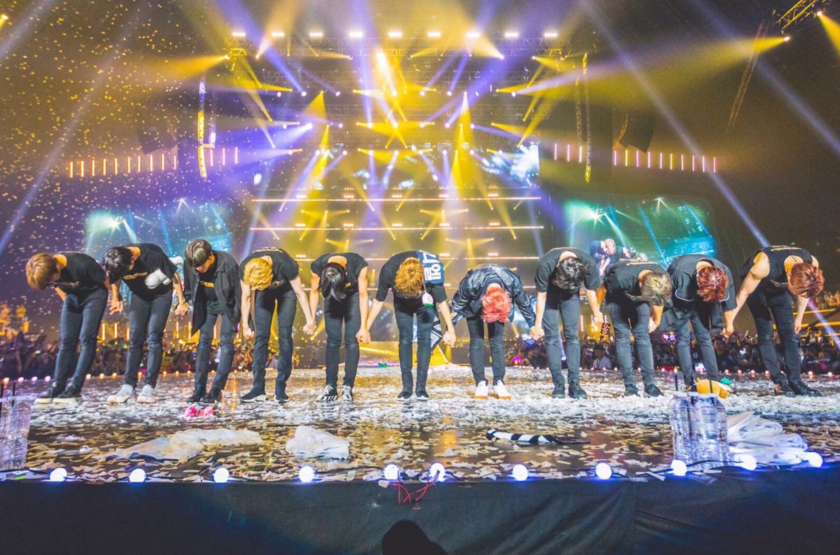okaychamhwan's tweet photo. To my 11 stars,
It’s been a long journey and you’ve all grown so much. I’m so proud of u all for working so hard for us. I’m happy to call myself a wannable, i always will be. Pls don’t forget us and please stay close with each other. 사람함니다 워너원! 💕 #워너원_영원하자_사랑해 https://t.co/TjpogrM1s3