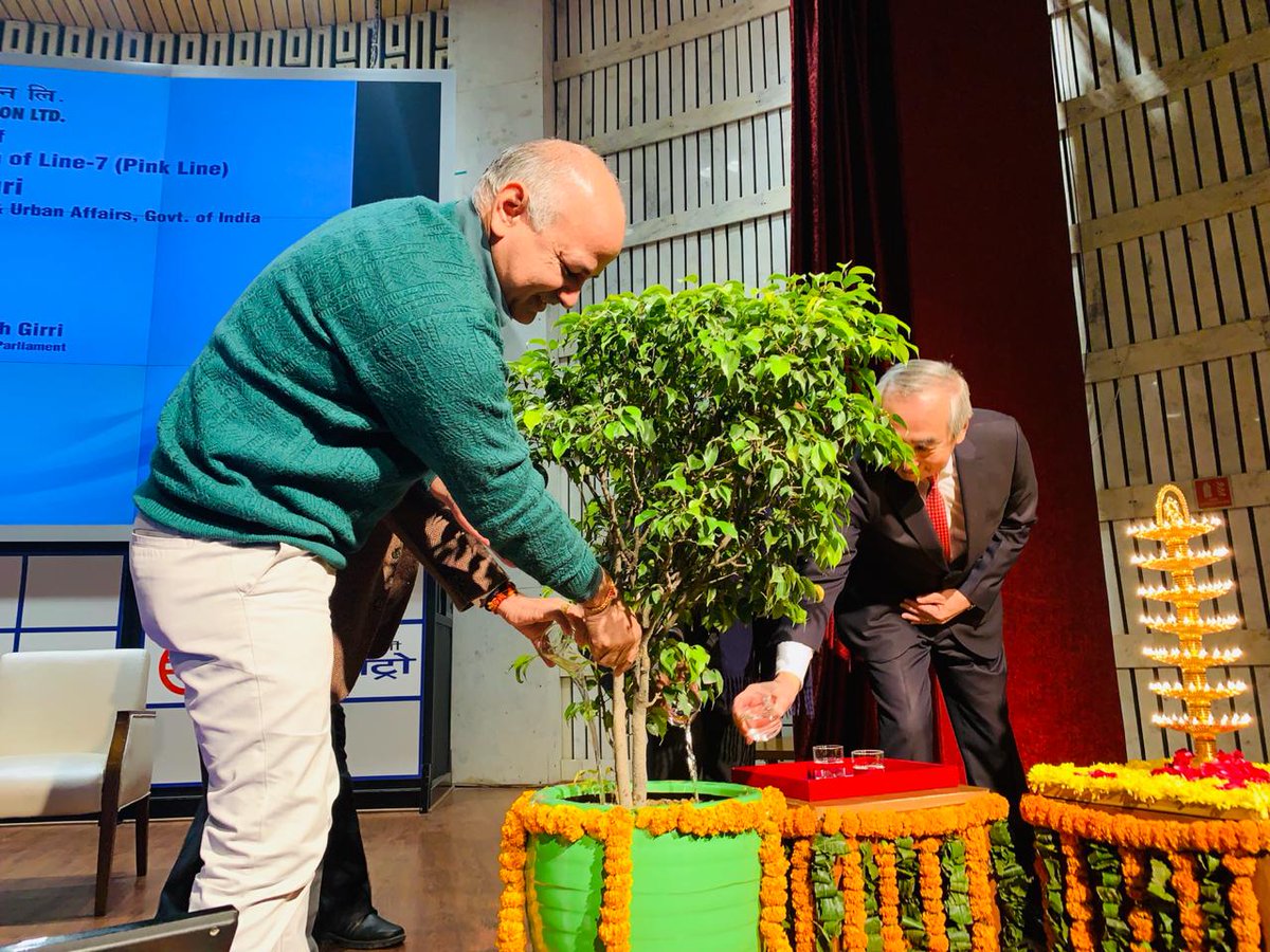 I feel utmost pleasure &amp; pride to flag off Lajpat Nagar to Mayur Vihar Pocket 1 section of Pink line of Delhi metro, with Hon'ble Union Minister <a href="/HardeepSPuri/">Hardeep Singh Puri</a>

Delhi metro had 6 inaugurations in 2018. I congratulate the engineers of Delhi Metro for their marvellous work.