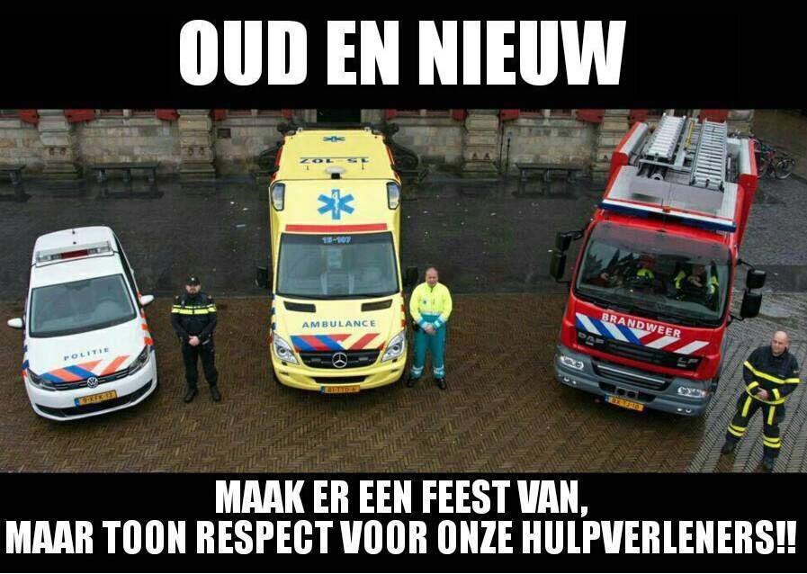 VRZ's tweet photo. Ook tijdens de jaarwisseling staan de hulpverleners voor je klaar. Laat ze hun werk doen, je zult ze zelf maar nodig hebben. Wij wensen iedereen een heel veilig oud en nieuw toe! https://t.co/LT5ogmgE2Z