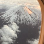 これは凄いw飛行機の中から見た富士山wあまりに美しくて神秘的だった!