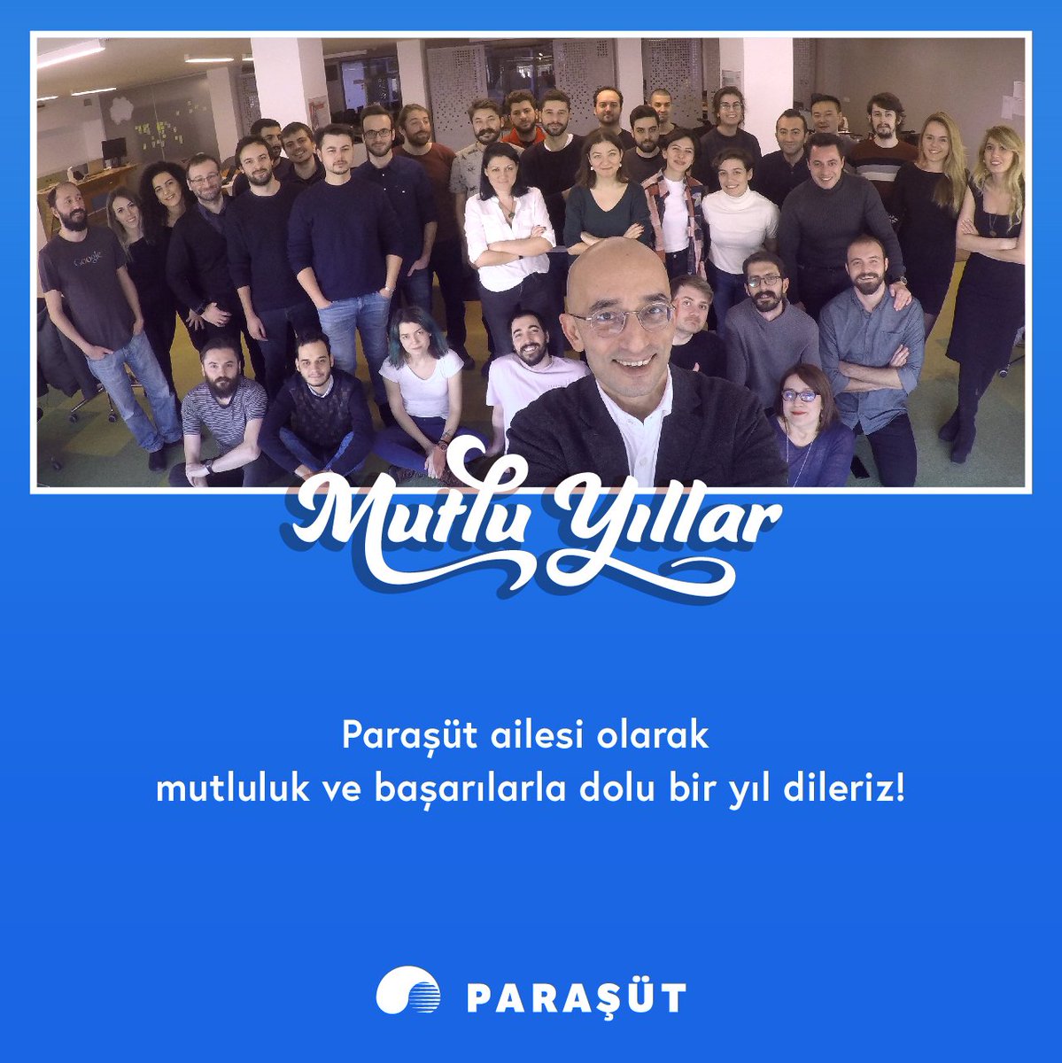 parasutcom's tweet photo. 2018’i dopdolu yaşadık, yepyeni adımlar atacağımız 2019 için çok heyecanlıyız! Paraşüt ailesi olarak yeni yılın size ve tüm sevdiklerinize mutluluk, sağlık ve huzur getirmesini dileriz!
#mutlupatronlar #yeniyıl #girişim #kobi #startup #Hoşgeldin2019 https://t.co/ey9DDmjDy8