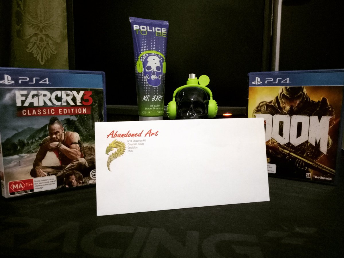 beanocookie's tweet photo. Had an amazing 30th birthday yesterday around family & family. HUGE thanks to all you cookies for your beautiful birthday wishes!! Here's some of the gifts I received... Here's to another 30!! 🎉😝 #30yearsofaging #birthdayboy #BestGiftEver #doom #farcry3 #balloons https://t.co/Hz64Cv57d3