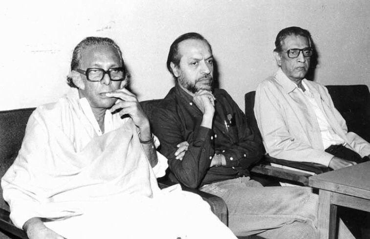 (l to r) Mrinal Sen, Shyam Benegal and Satyajit Ray.

#RIP #MrinalSen