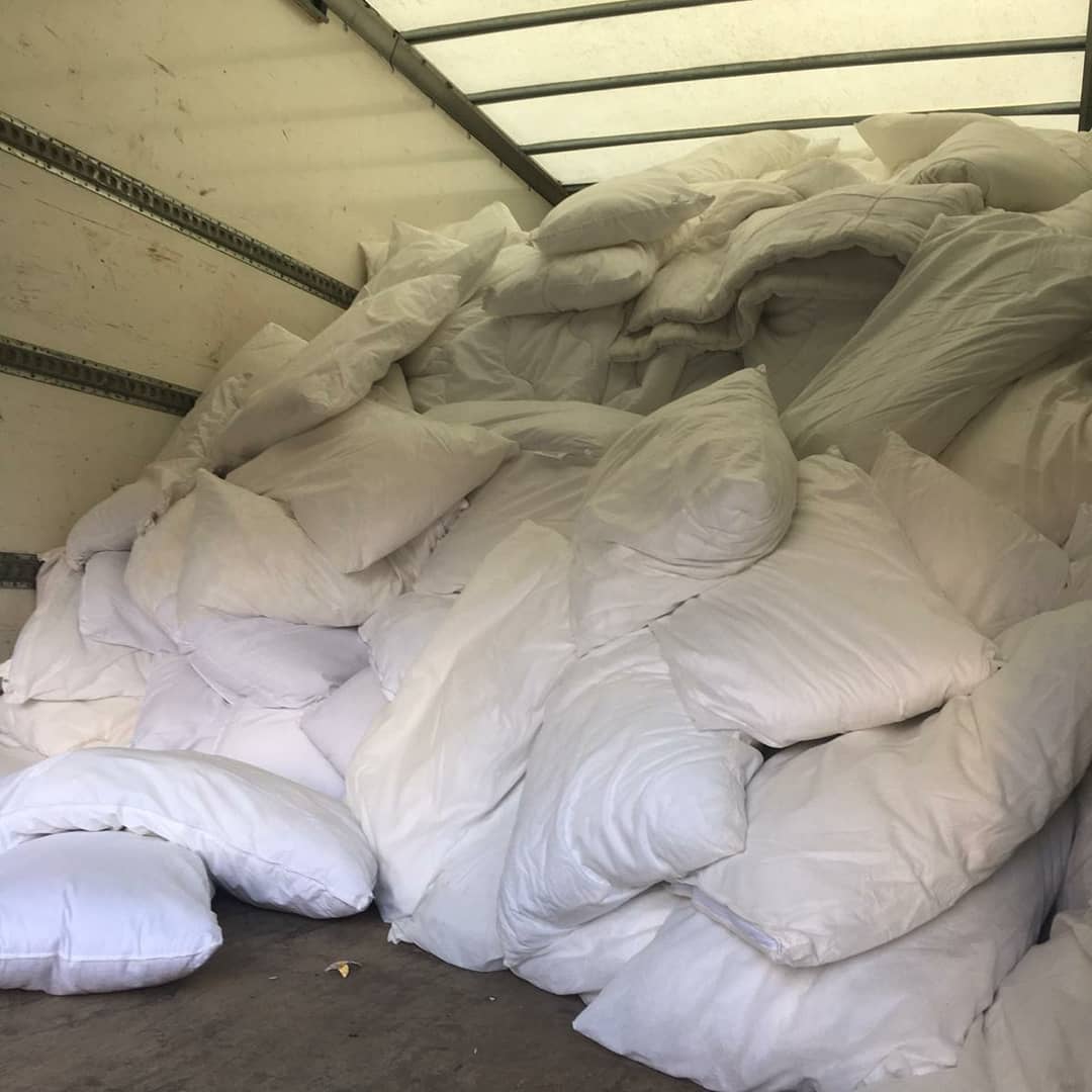 LangarAid's tweet photo. What a way to end the year! We helped provide over 600 pillows and duvets to @crisis_uk with the support of @HolidayInn London, it is great to be working with such an organisation, thank you to everyone involved 🙏 @Khalsa_Aid https://t.co/bjATCiJncS