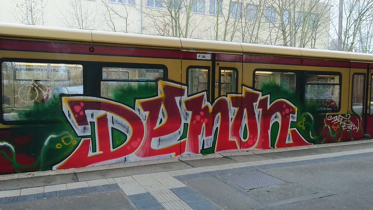 TrainsBB's tweet photo. #artwork #berlin #color #db #graffiti #ostbahnhof #painting #streetart #sbahnberlin #sbahn #spraytrain #trainart #trainbombing #trainwring #train #urbanart #zugliebe #demon #smoc #dh #diehorde https://t.co/YSGyCBQio9