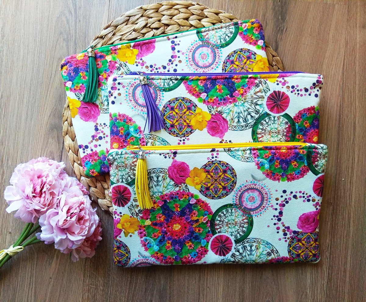 ellascomp's tweet photo. #regalos que #enamoran 😍

Estos #reyesmagos no se queda #nadie sin un precioso #bolso !!! 🐫🐫🐫

Para todas las #chicas de la #casa se van 3 bolsos y 3 #mini #carteras a juego! 😘
#Feliz2019 #FelizAñoNuevo #FelizLunes #canarias #Tenerife #SomosCanarias #HappyNewYear2019 https://t.co/uwHAirELQw
