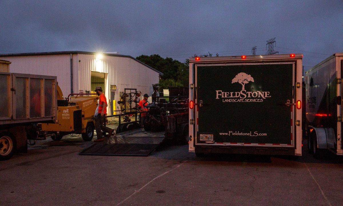 FieldstoneLS's tweet photo. There is no substitute for hard work. 🍃💪
#MondayMantra #MondayMOWtivation
.
.
#FieldstoneExperience #OneTeamOneDream #FieldstoneTeam #RiseAndGrind #landscapeservice #TampaBayLandscapeService #landscape https://t.co/XQPDSqoKQo