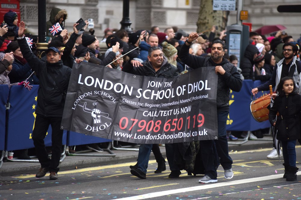 london_parade's tweet photo. The amazing London School of Dhol are teaching us a thing or two about the ancient art of Dhol Drumming!
@LSOD #lnydp #DholDrum #NewYears2019 #NewYearsDay #London #TuesdayMotivation https://t.co/Vnw7gweMXV