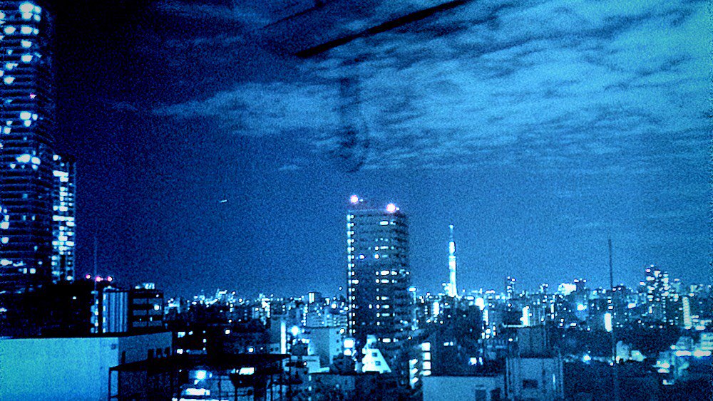 King93077821's tweet photo. 無事帰宅!スカイツリーが綺麗や！
#スカイツリー　#夜景　#仕事納め　#ライジン　#大晦日 https://t.co/RM2xIIHZHg