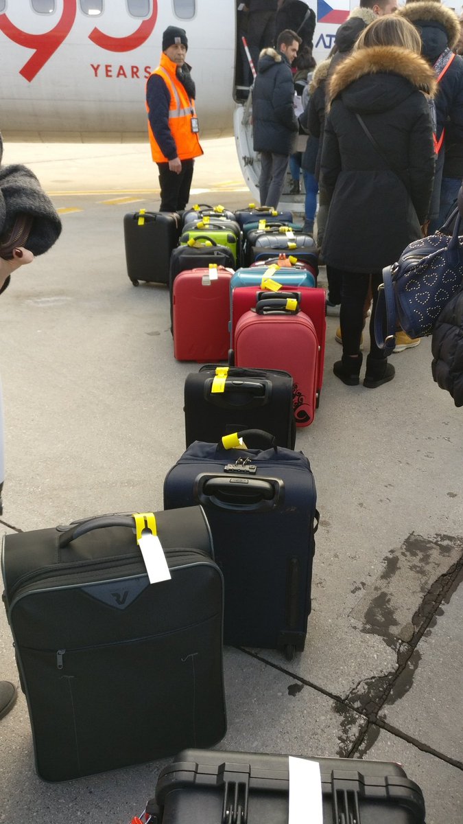 MrcZano's tweet photo. @CzechAirlines why do you sell me a second hand luggage for 35€ when you don't have the space to store them in the aircraft? That's what i call #scam #scammers https://t.co/n14B9I8Gx9