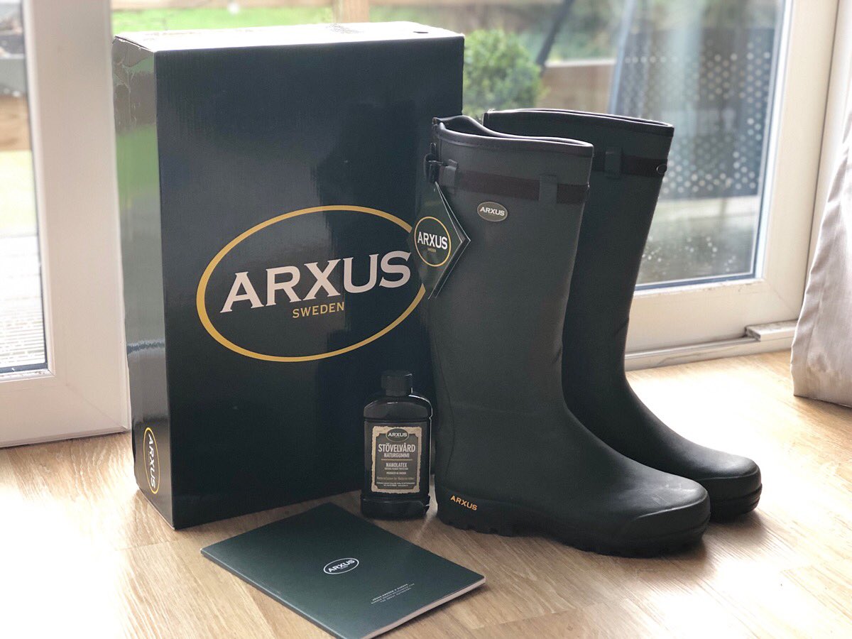 BalnecroftCC's tweet photo. Weโre glad to see our products have been well received as Christmas presents! Get in touch to sort out a pair of these stunning @arxusboots. Click the link in bio, call us, or drop into the cabin! Happy New Year from us all here at Balnecroft Country!
#Arxus #ArxusBoots #Wellies https://t.co/ojB4fpOSKY