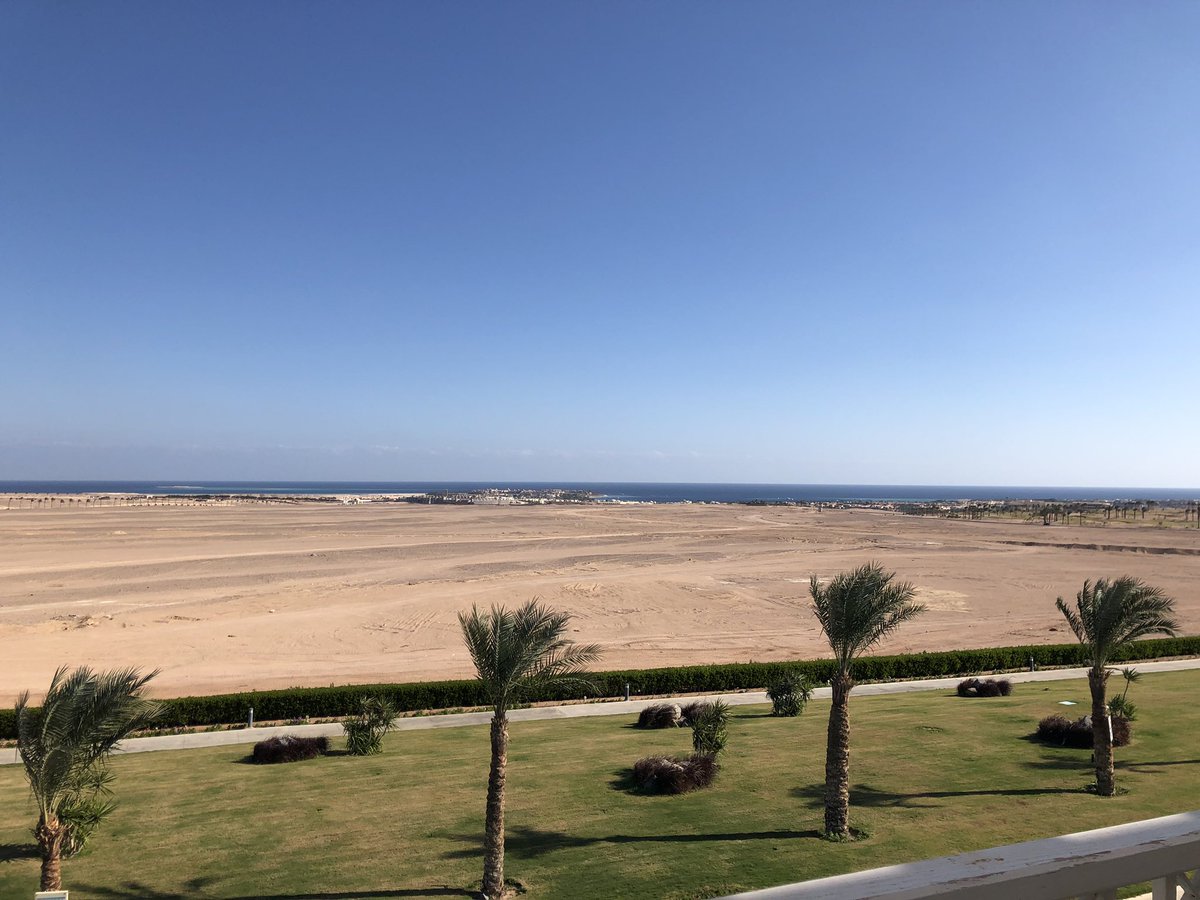 CallyPB40's tweet photo. #newyearsun #egypt https://t.co/Jsm68LFGG1