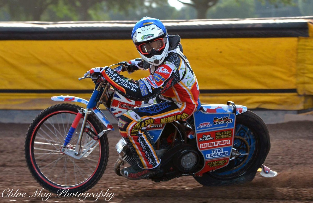 Looking back at 2018... it’s been a solid year.
Peterborough Captain ✅ 
Got married 🎩👰 
Grand Final runner-up with King’s Lynn🥈 
KO Cup runner-up with King’s Lynn 🥈

Here’s to 2019 with Workington... more news coming on New Year’s Day!

Keep your eyes peeled 👀 

📷Chloe May