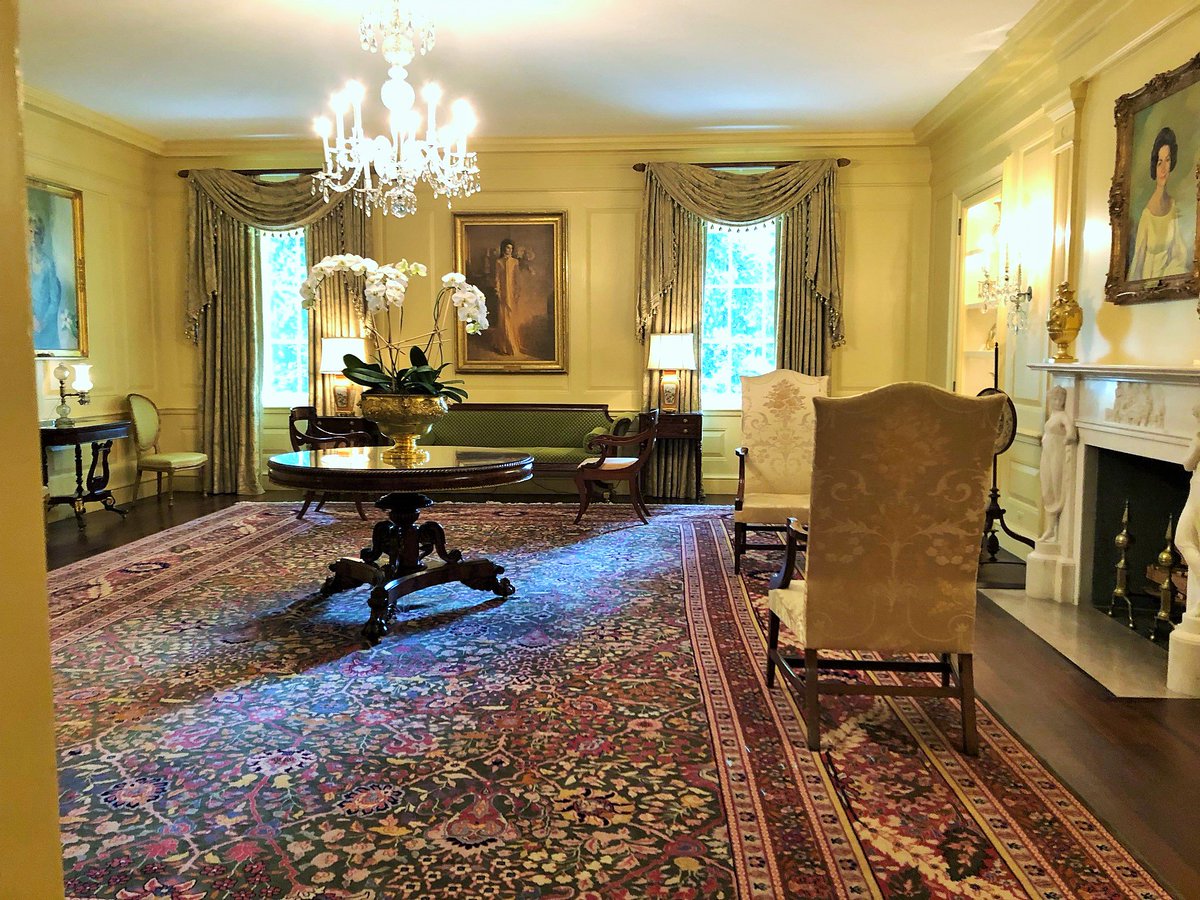 BusinessMirror's tweet photo. The rooms of the White House

> THE BusinessMirror's Properties Editor @TetAndolong captures in photos the many rooms inside the official residence and workplace of the United States presidents.

Complete details at https://t.co/OyXiQF8E44 #BMProperties https://t.co/7NFsSBVSSO