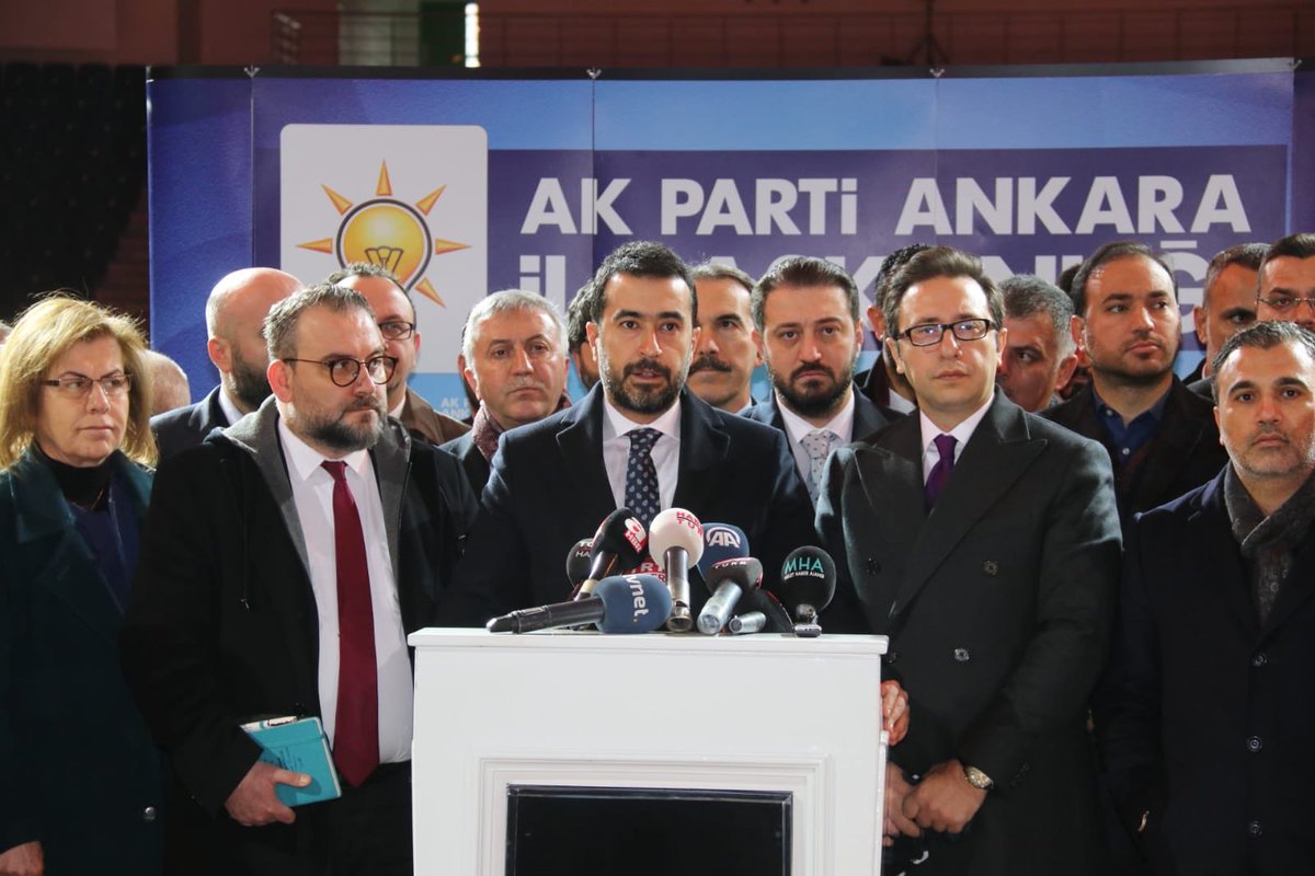 hakanhanozcan's tweet photo. Yarın yapacağımız “Aday Tanıtım Toplantısı” hakkında  il yönetim kurulu üyelerimiz ve ilçe başkanlarımız ile birlikte basın mensubu arkadaşlarımıza Ankara Spor Salonunda açıklamalarda bulunduk. https://t.co/Z1HcTJ0QLZ
