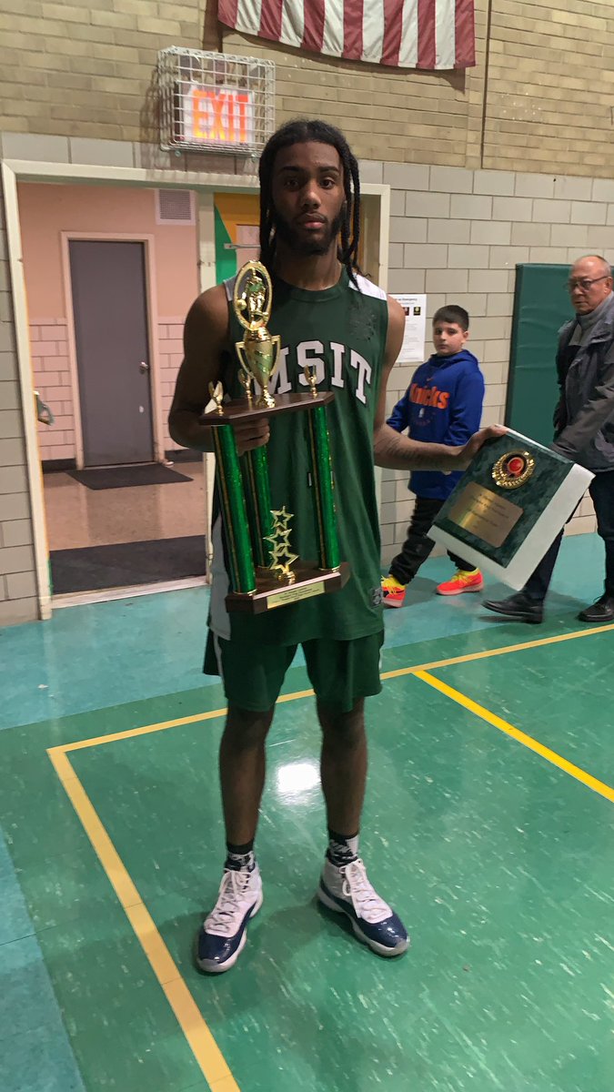 HoopDreams_NYC's tweet photo. #UnsignedSeniorAlert Kalique Mitchell a 6-4 shooting guard at McKee/Staten Island Tech (Staten Island A division ) currently averaging 28 points per game for the Seagulls who are 9-4 overall this season. Played AAU during the summer 2018 season with @CastleHoops @atheltics17 https://t.co/HJnKiTkEeE
