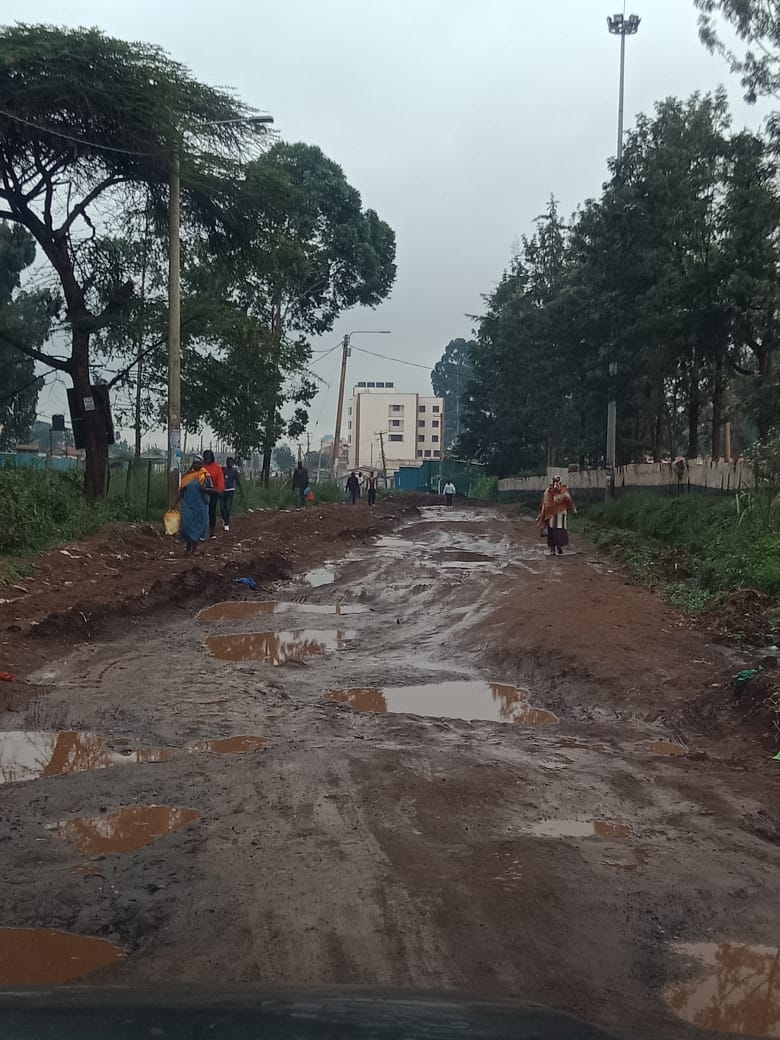 dinabob's tweet photo. @MikeSonko my last tweet this year concerns your office. It's about your post on FB about completion of #muthiorard in Dagoretti North and many others. Well, commencement date was 1st Jan, 2018 and today is 31st Dec 2018. I present to you..completed roadworks.🙆 https://t.co/2Xi98xfEvT