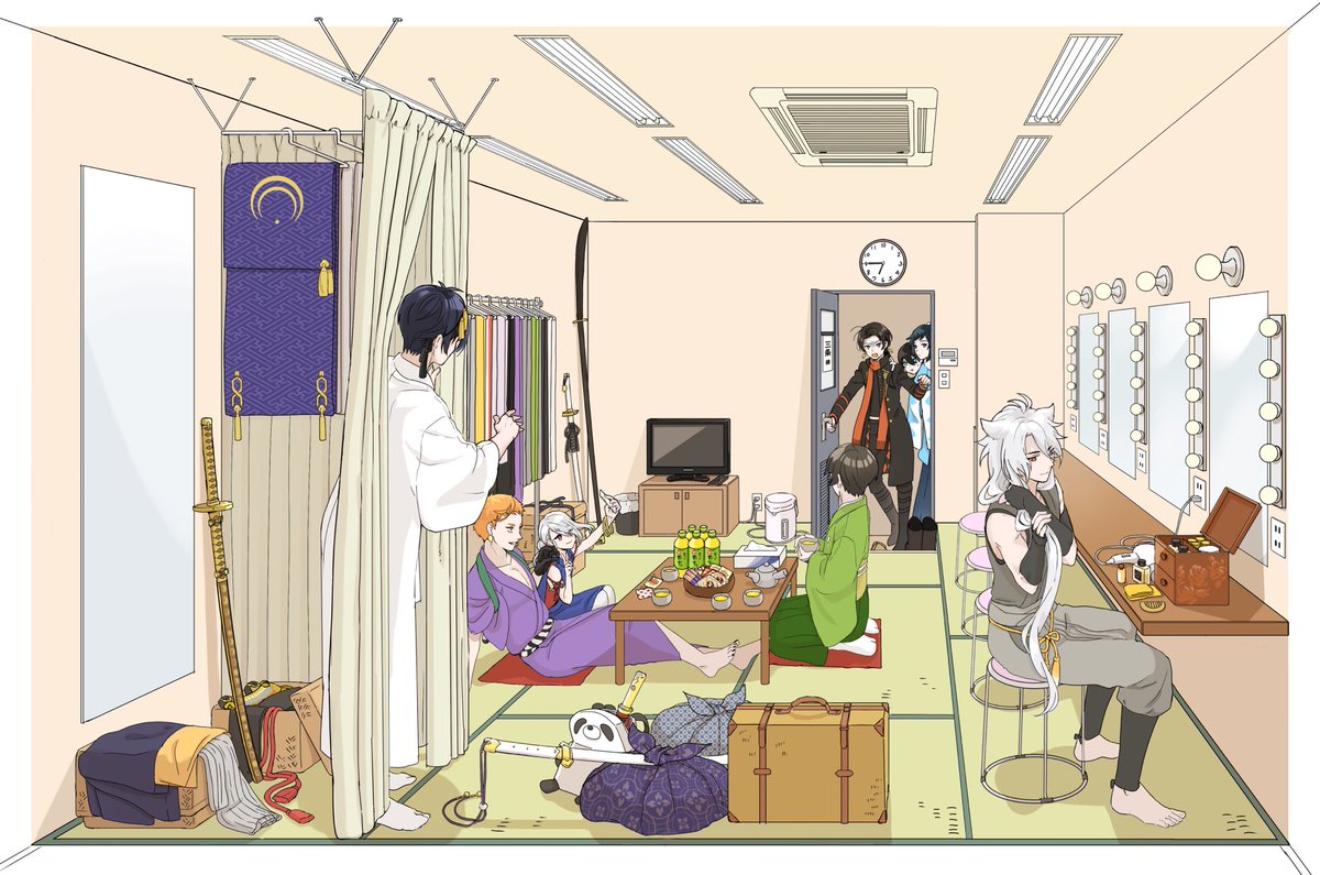 maedano_cracker's tweet photo. 本番前のマイペースな三条の楽屋 https://t.co/Dx1gtNu4cg