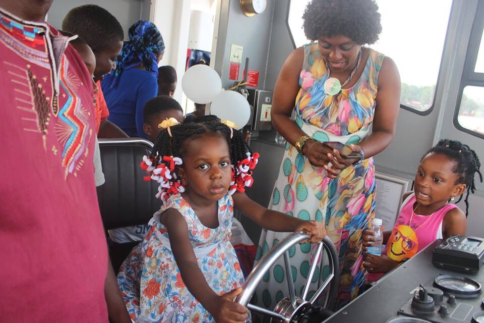 STL_ABIDJAN's tweet photo. Un #Noël2018 🎄 inoubliable et magique en famille 🥳 
C'était les 2️⃣3️⃣ et 2️⃣5️⃣ décembre derniers à bord de STL Abidjan biensure ! https://t.co/mYjweav53v https://t.co/23CXvOe4c7