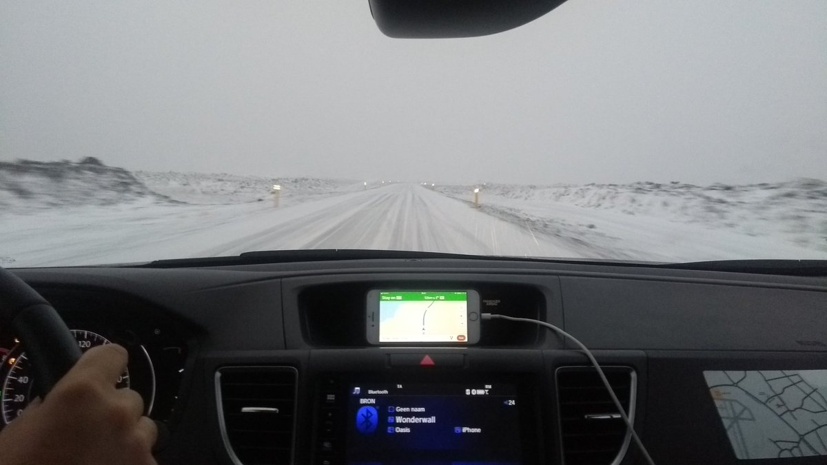 KarlDpp's tweet image. Er is maar één soundtrack om vandaag door IJsland te rijden: #DeTijdloze van #Stubru