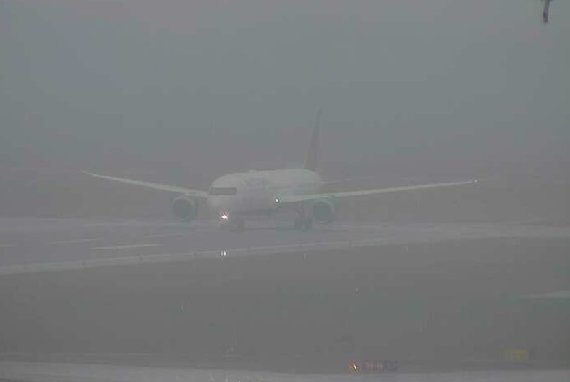 AirportWebcams's tweet photo. Air Canada #AC879 Zurich to Toronto (Boeing 787-9 C-FRTW) just departed ZRH 2h30 behind schedule after the inbound #AC878 was diverted to St Johns to offload a disruptive passenger (see video by @philpostro ).
https://t.co/bIsIHNhlSm https://t.co/npvbfsVgGh