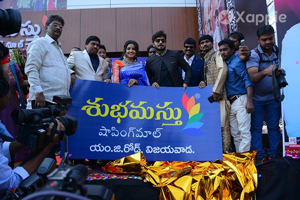 XappieWorld's tweet photo. Actress @anupamahere Inaugurates #Subhamasthu Shopping Mall at #Vijayawada
https://t.co/Gob56mkqwz
#AnupamaParameswaran @kaushalmanda #KaushalArmy https://t.co/S0QBb2KhN7